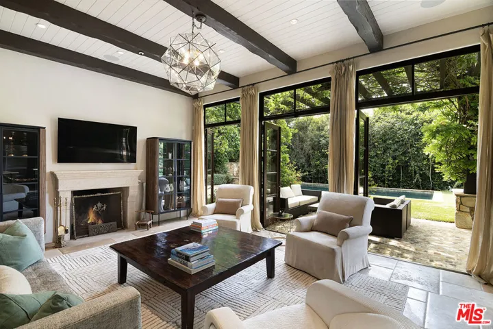 1221 Minorca Drive, Pacific Palisades, California 90272