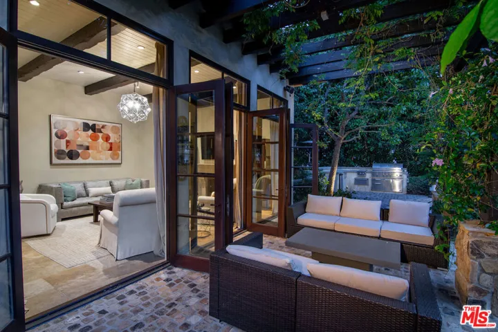 1221 Minorca Drive, Pacific Palisades, California 90272