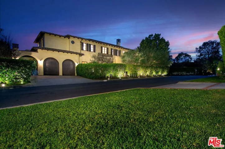 1221 Minorca Drive, Pacific Palisades, California 90272