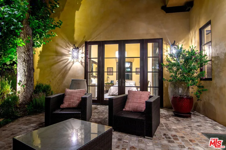 1221 Minorca Drive, Pacific Palisades, California 90272