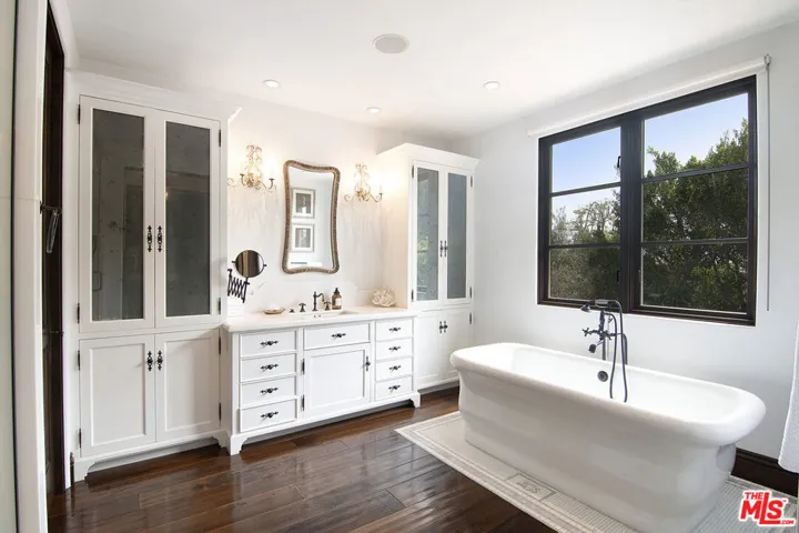 1221 Minorca Drive, Pacific Palisades, California 90272