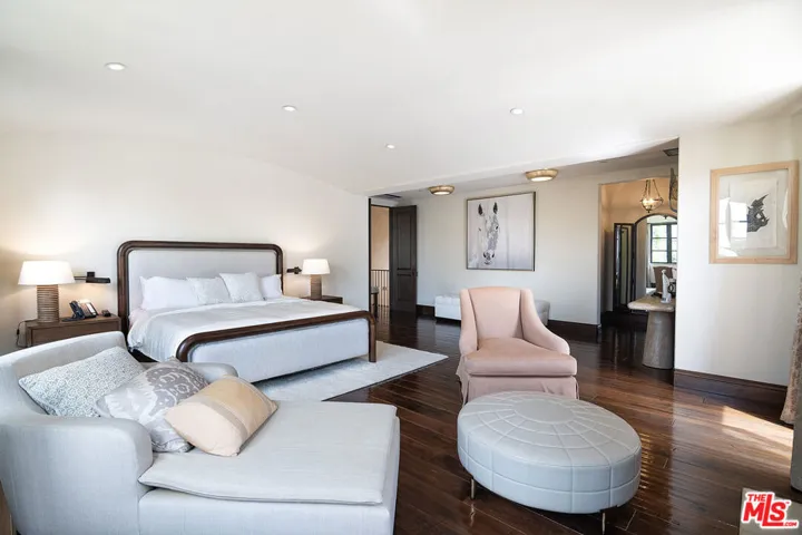 1221 Minorca Drive, Pacific Palisades, California 90272