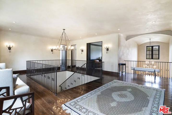 1221 Minorca Drive, Pacific Palisades, California 90272