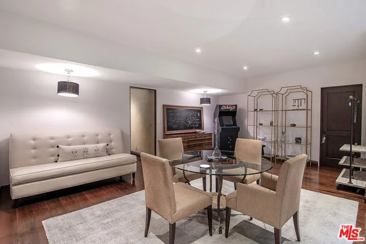 1221 Minorca Drive, Pacific Palisades, California 90272