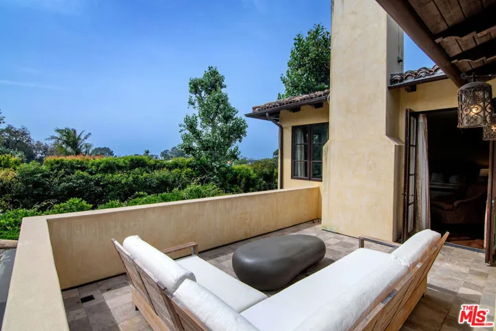 1221 Minorca Drive, Pacific Palisades, California 90272