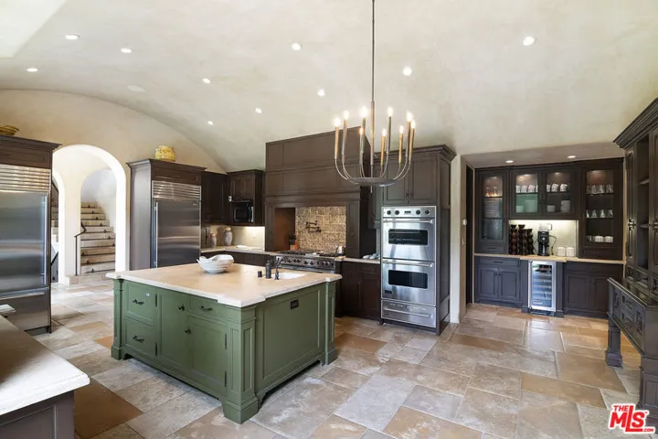1221 Minorca Drive, Pacific Palisades, California 90272