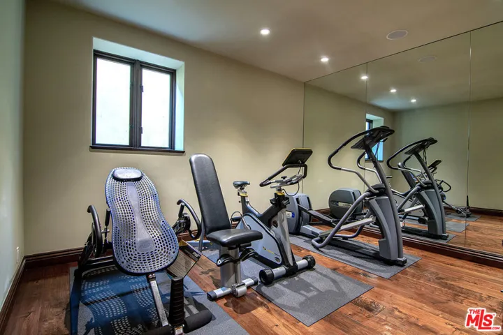 1221 Minorca Drive, Pacific Palisades, California 90272