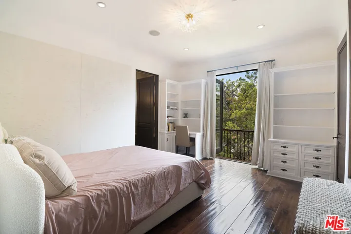 1221 Minorca Drive, Pacific Palisades, California 90272