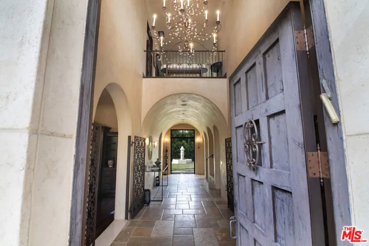 1221 Minorca Drive, Pacific Palisades, California 90272