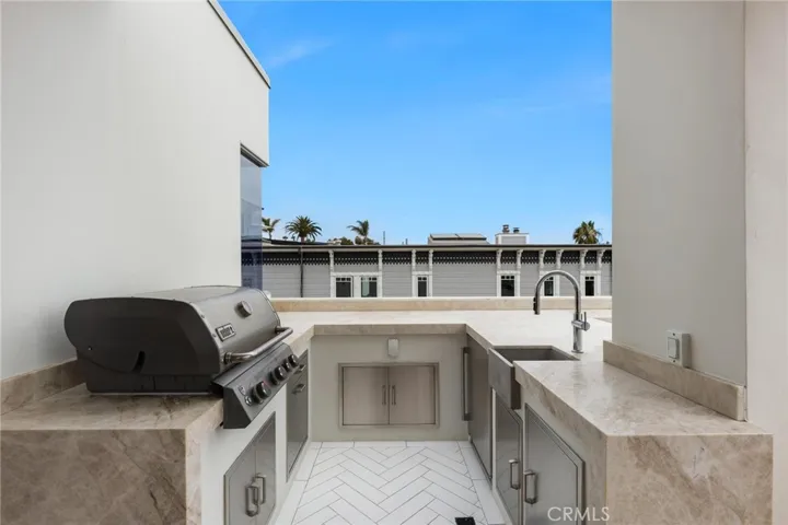 2434 Manhattan Avenue, Hermosa Beach, California 90254