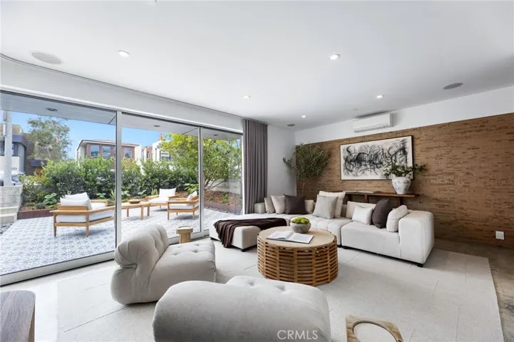 2434 Manhattan Avenue, Hermosa Beach, California 90254
