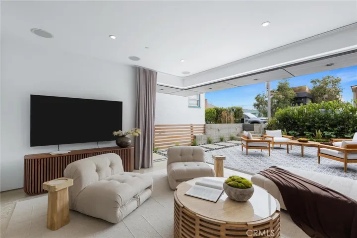 2434 Manhattan Avenue, Hermosa Beach, California 90254