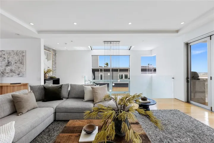 2434 Manhattan Avenue, Hermosa Beach, California 90254