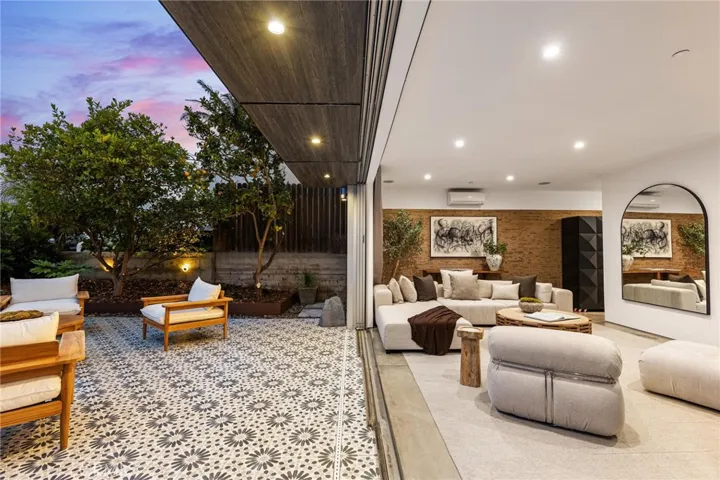 2434 Manhattan Avenue, Hermosa Beach, California 90254