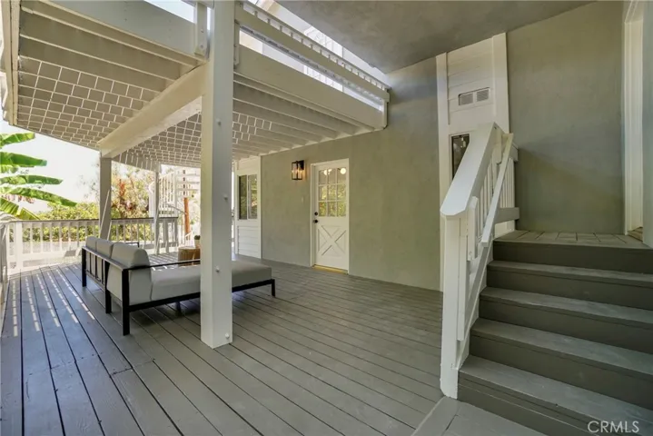 Entertainment deck