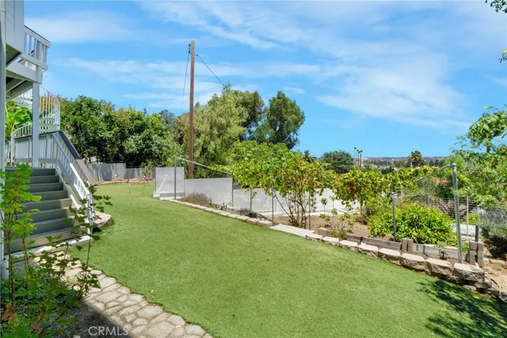 Pleasant back yard