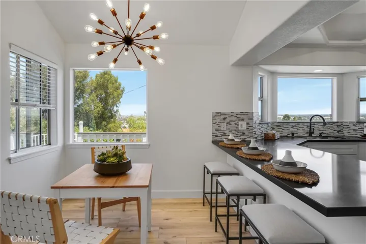 Breakfast bar and Breakfast nook with view!