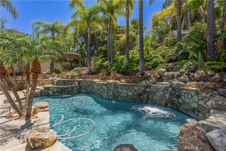 992 Chinotto Circle, Corona, California 92881