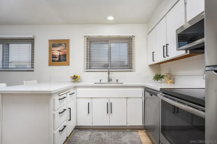 4062 Valeta 334, San Diego, California 92110