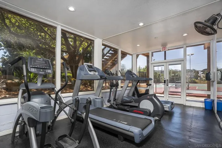 4062 Valeta 334, San Diego, California 92110