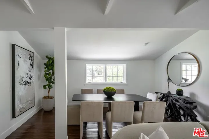 2425 Laurel Pass / Bypass, Los Angeles, California 90046