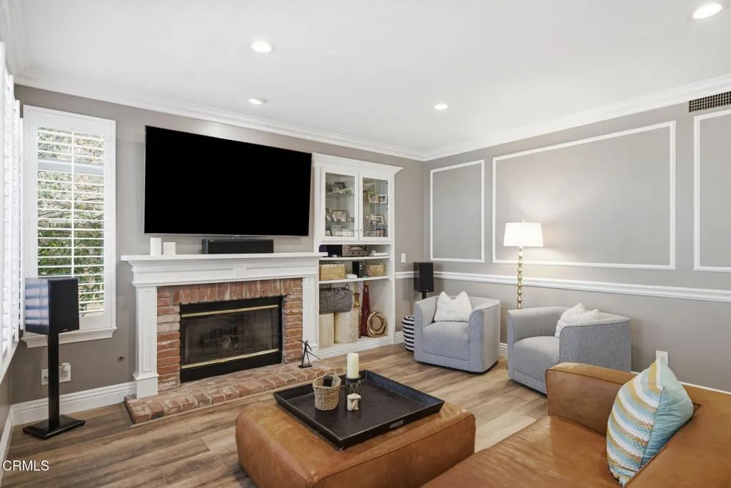 24-web-or-mls-27407-whitefield-pl