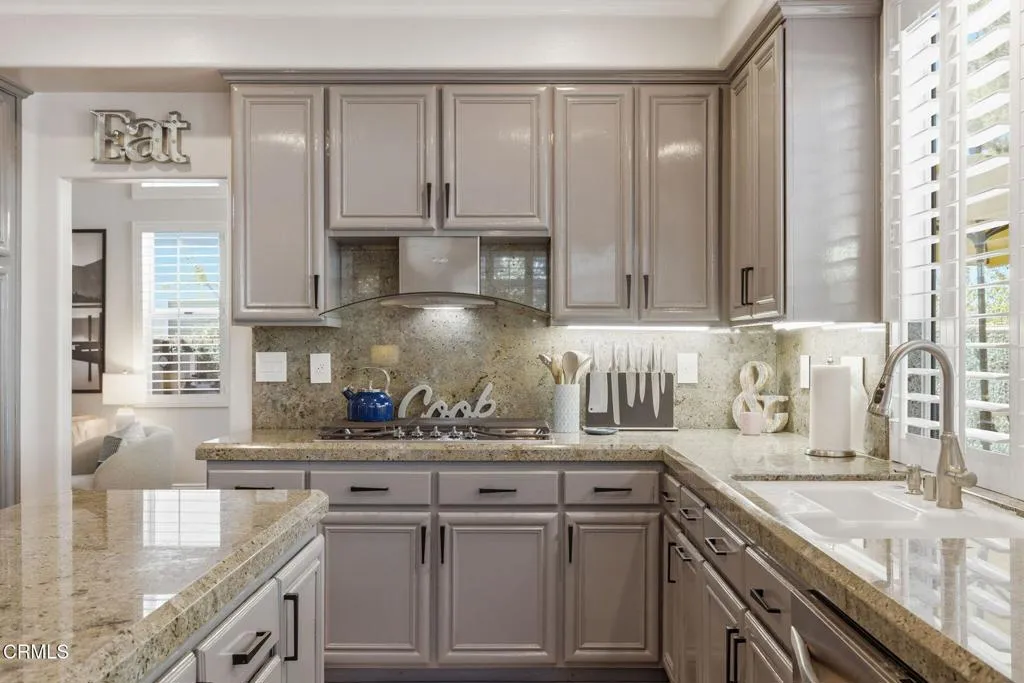 37-web-or-mls-27407-whitefield-pl