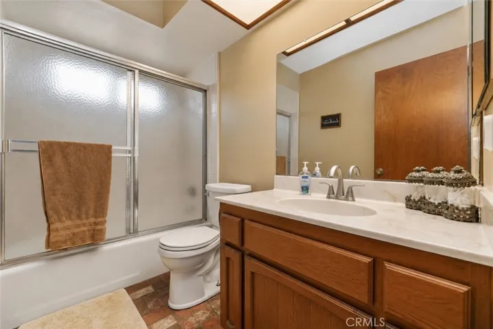 Main House: Bathroom