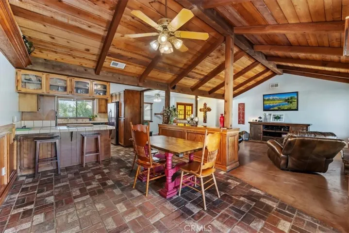 Main House: Dining Area