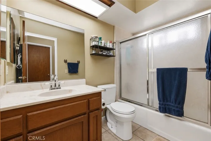 Main House: Primary Bathroom