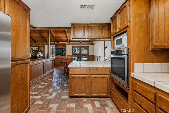 Main House: Kitchen