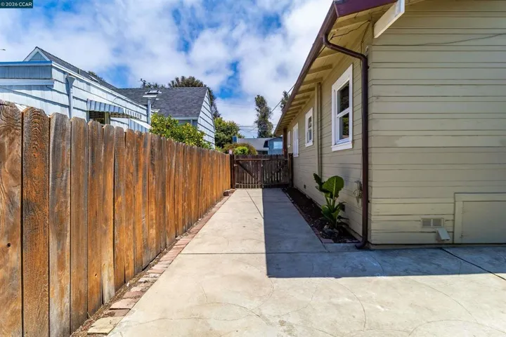 439 44th St, Richmond, California 94805