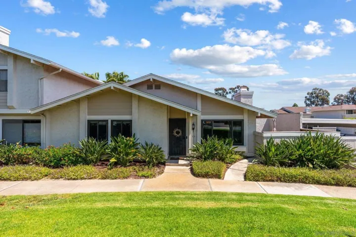 7747 Camino Noguera, San Diego, California 92122