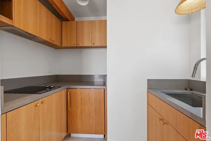 2030 Kelton Avenue, Los Angeles, California 90025