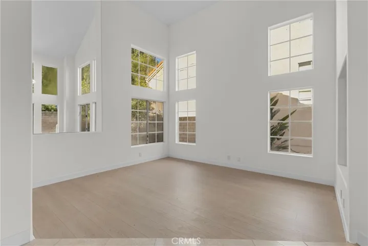 23234 Valerio, West Hills, California 91307