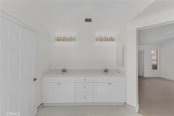 23234 Valerio, West Hills, California 91307
