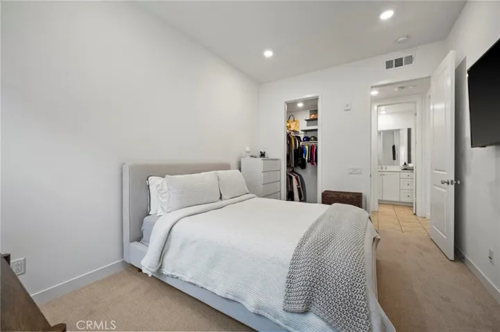 27410 Merlin Place 203, Valencia, California 91381