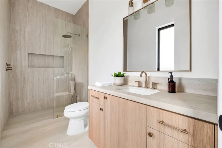 Mini-Ensuite Bathroom