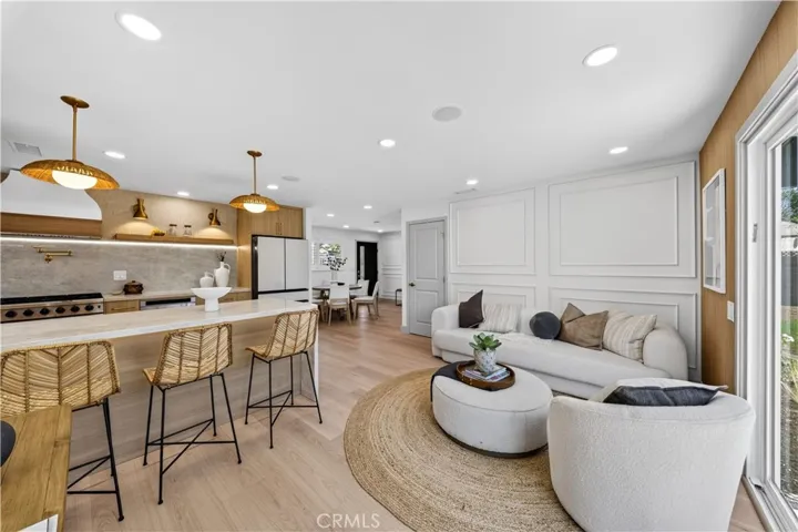 6272 Chinook, Westminster, California 92683