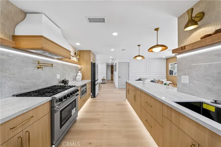 6272 Chinook, Westminster, California 92683