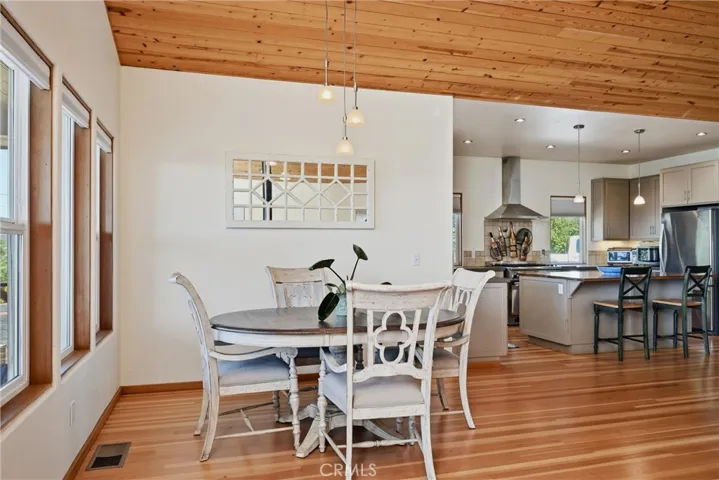 16542 Crescent Court, Hidden Valley Lake, California 95467