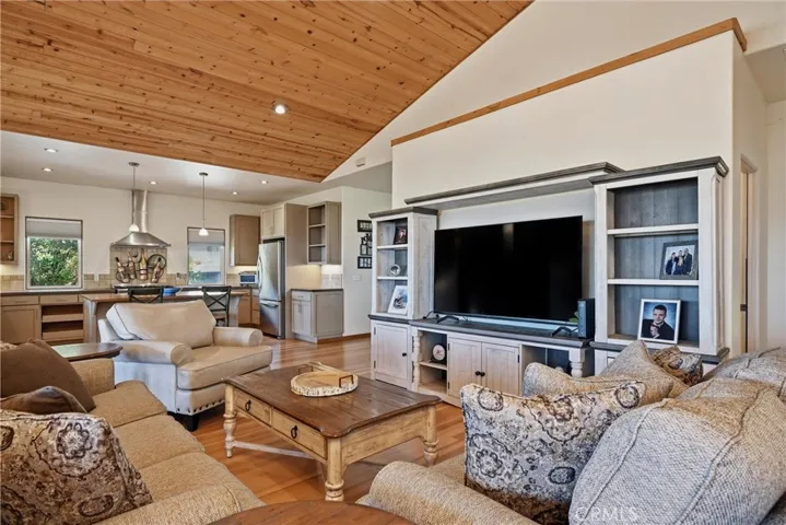 16542 Crescent Court, Hidden Valley Lake, California 95467