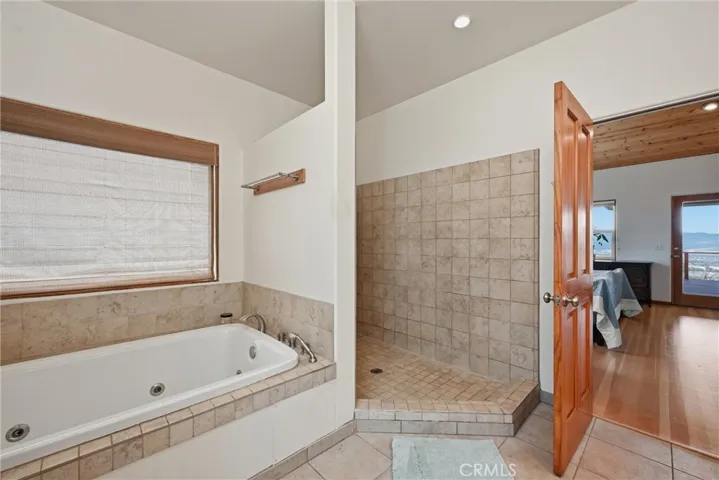 16542 Crescent Court, Hidden Valley Lake, California 95467