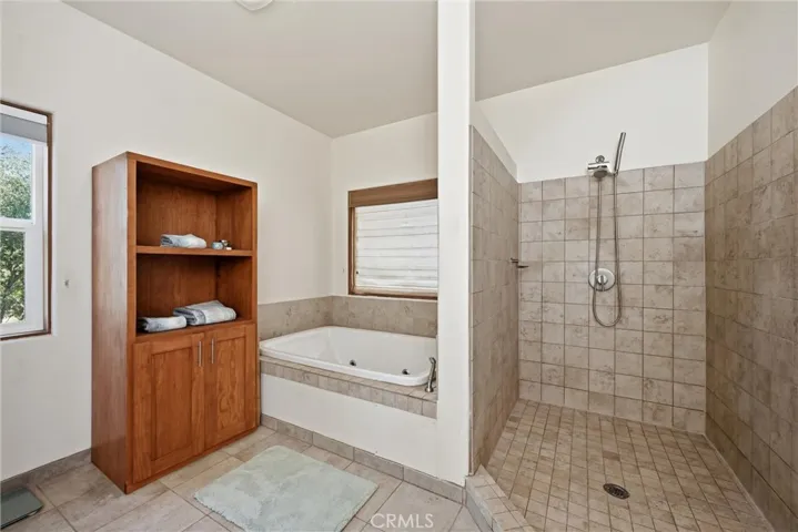 16542 Crescent Court, Hidden Valley Lake, California 95467