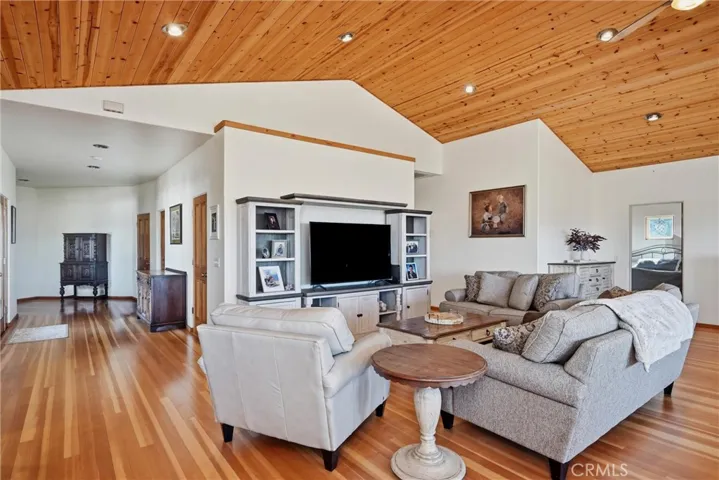 16542 Crescent Court, Hidden Valley Lake, California 95467