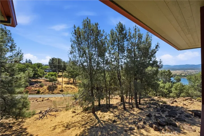 16542 Crescent Court, Hidden Valley Lake, California 95467