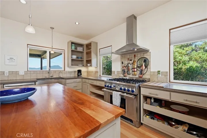 16542 Crescent Court, Hidden Valley Lake, California 95467