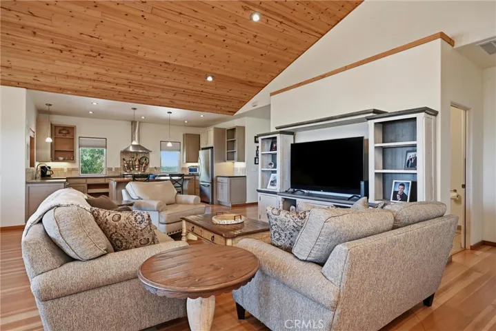 16542 Crescent Court, Hidden Valley Lake, California 95467
