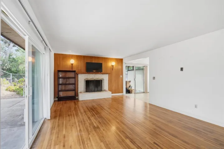 916 Country Club, Escondido, California 92029