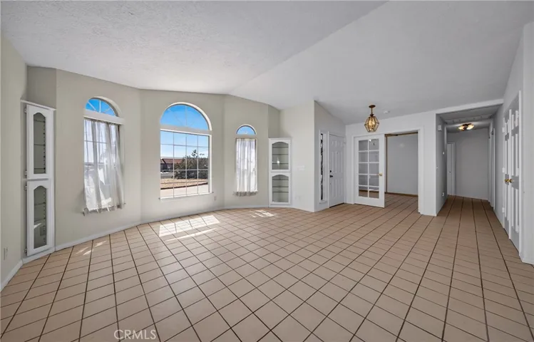 10658 9th Avenue, Hesperia, California 92345